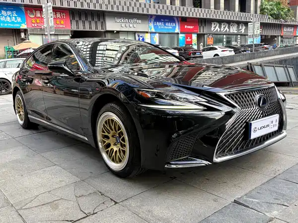 Lexus LS 2019