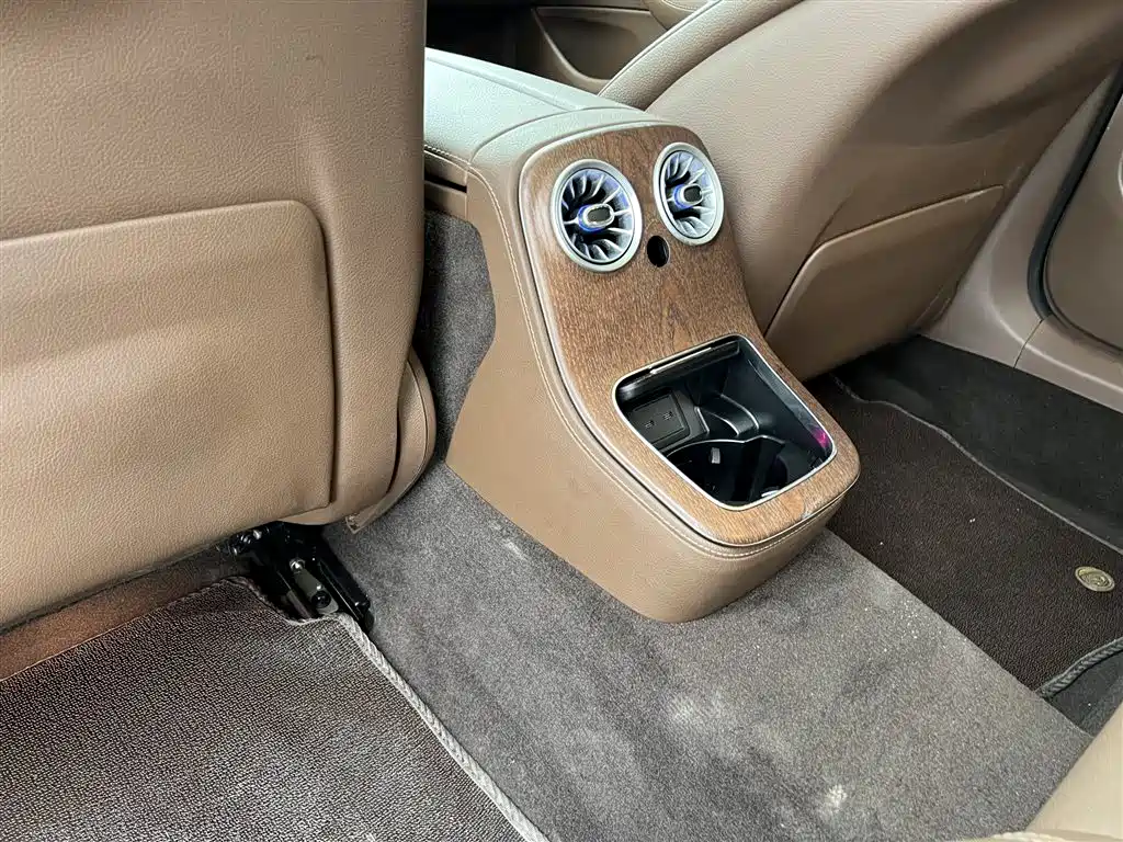 Mercedes-Benz E-Class 2023 — фото 13