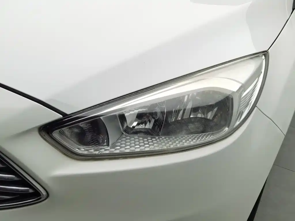 Ford Focus 2016 — фото 7