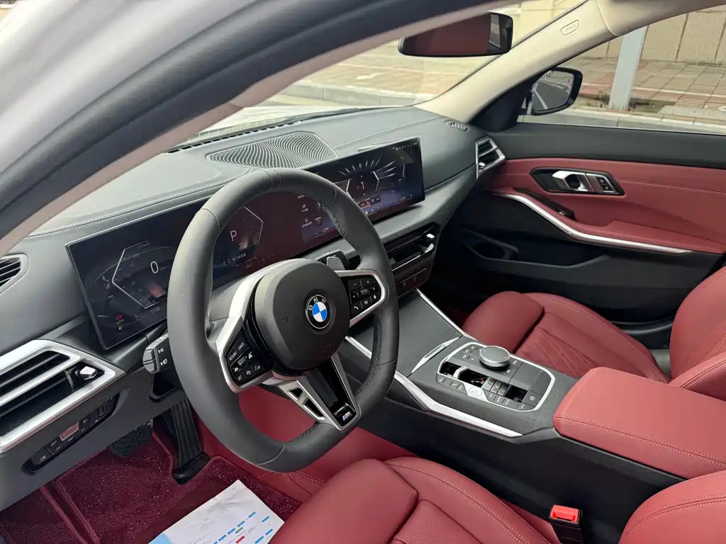 BMW 3 Series 2025 — фото 10