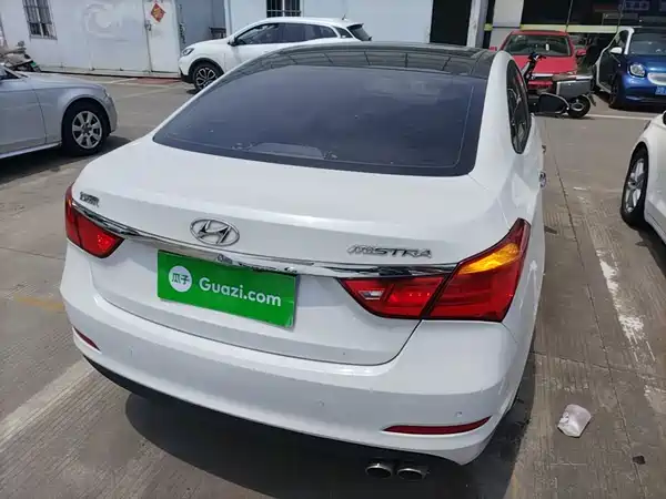 Hyundai Mistra 2014