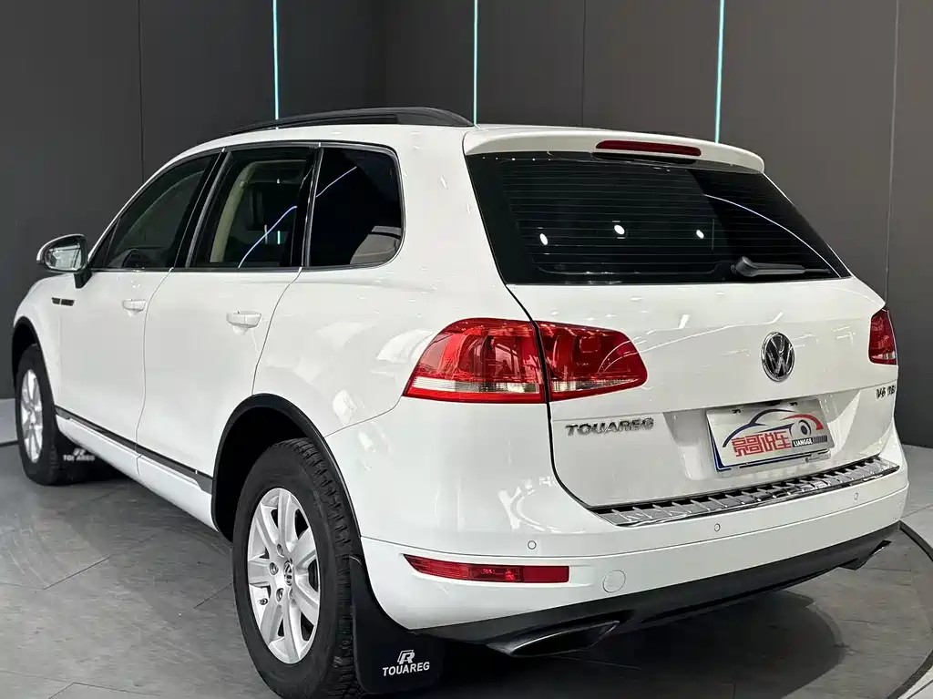 Volkswagen Touareg 2015 — фото 8