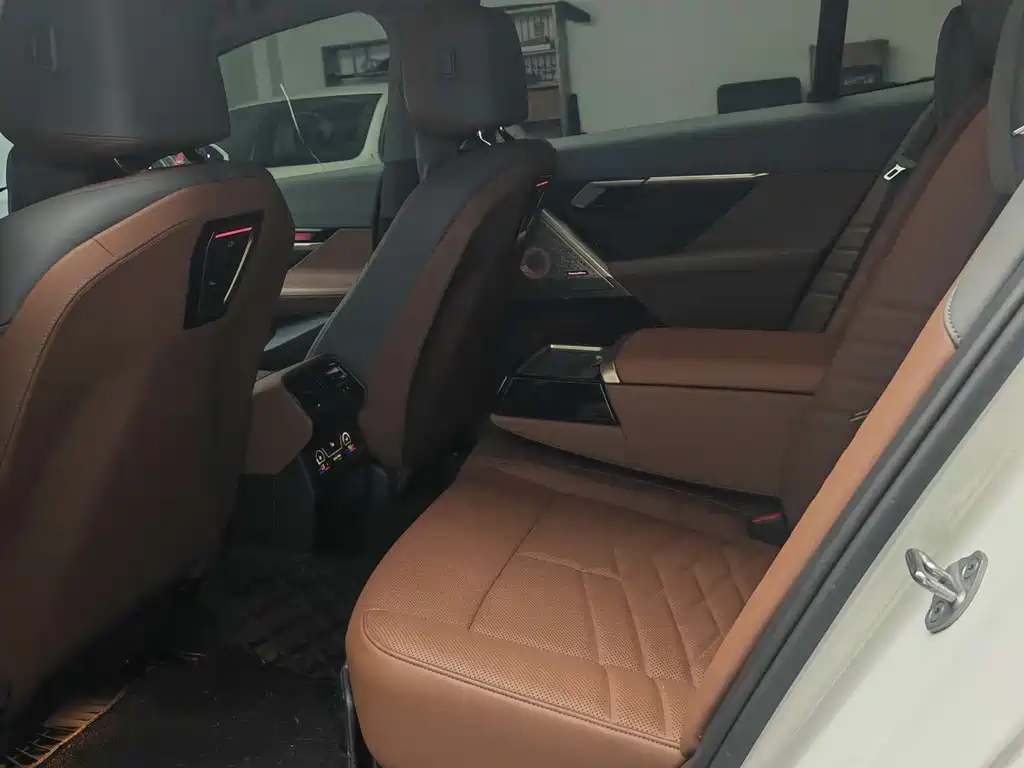 BMW 5 Series 2024