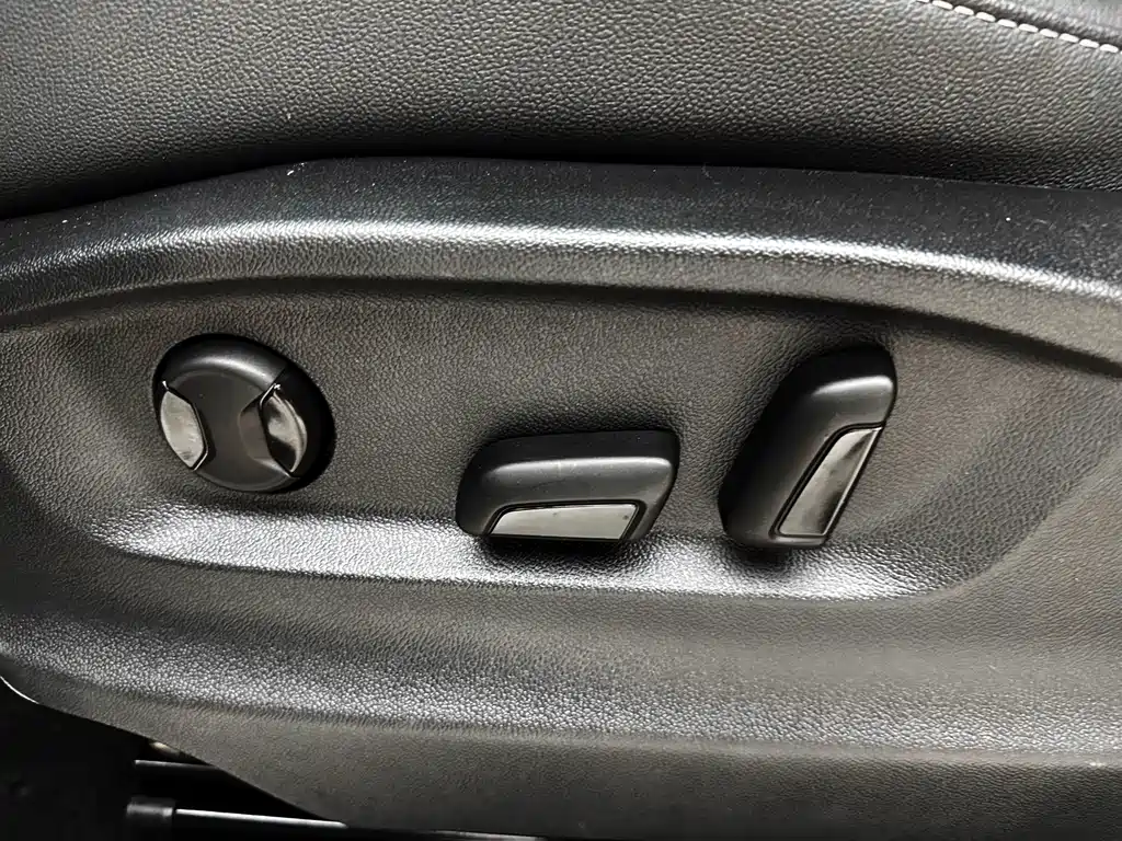 Volkswagen Tiguan L 2023 — фото 12