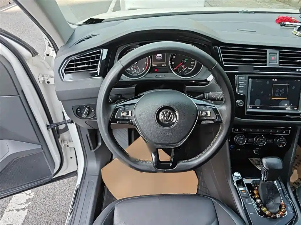 Volkswagen Tiguan L 2017 — фото 3