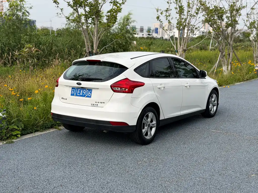 Ford Focus 2019 — фото 4