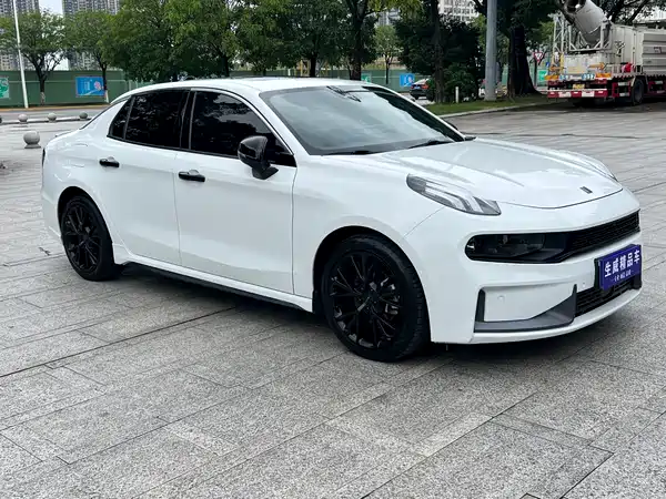 Lynk & Co 03 2022