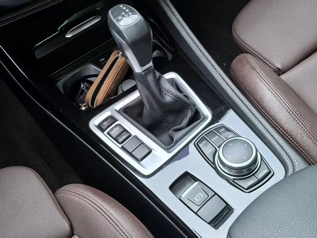 BMW 1 Series 2019 — фото 10