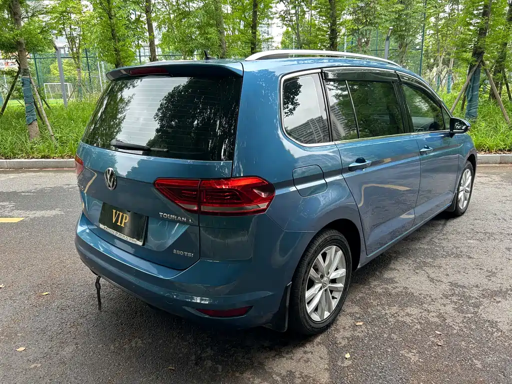 Volkswagen Touran 2017 — фото 7