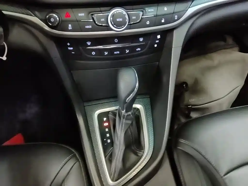 Buick Excelle 2020 — фото 14