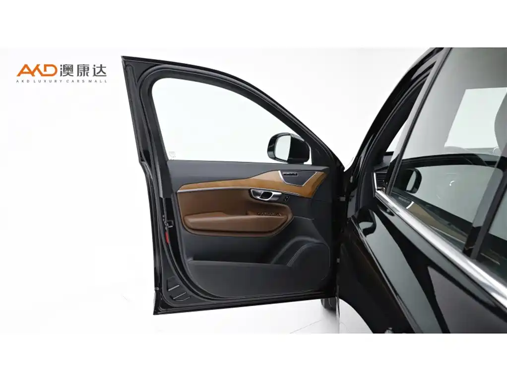 Volvo XC90 2024 — фото 11