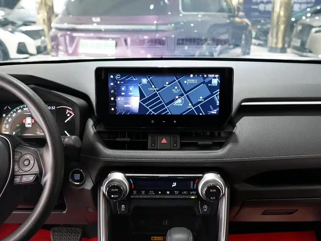 Toyota RAV4 2025 — фото 10