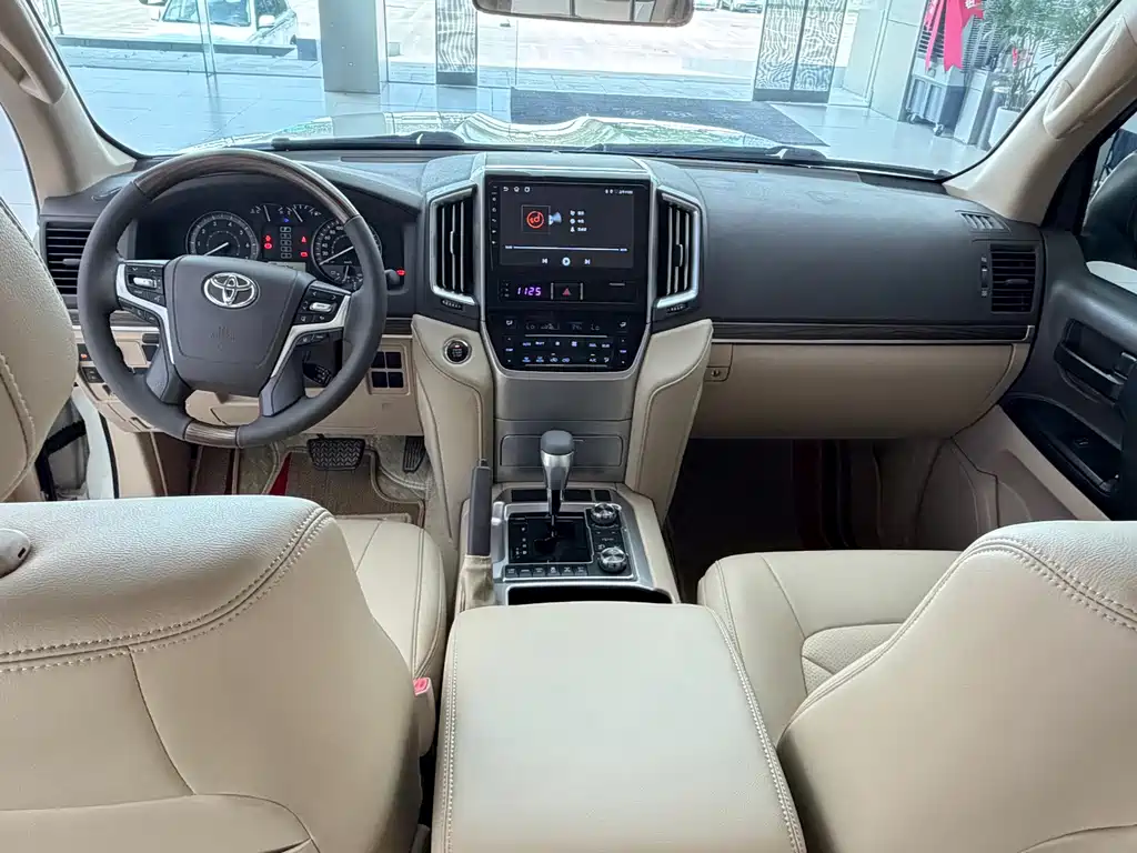 Toyota Land Cruiser 2015 — фото 9