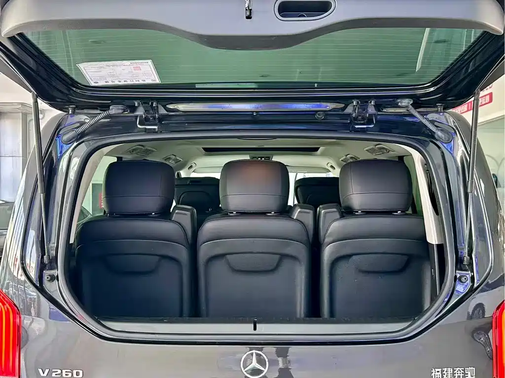 Mercedes-Benz V-Class 2023 — фото 14