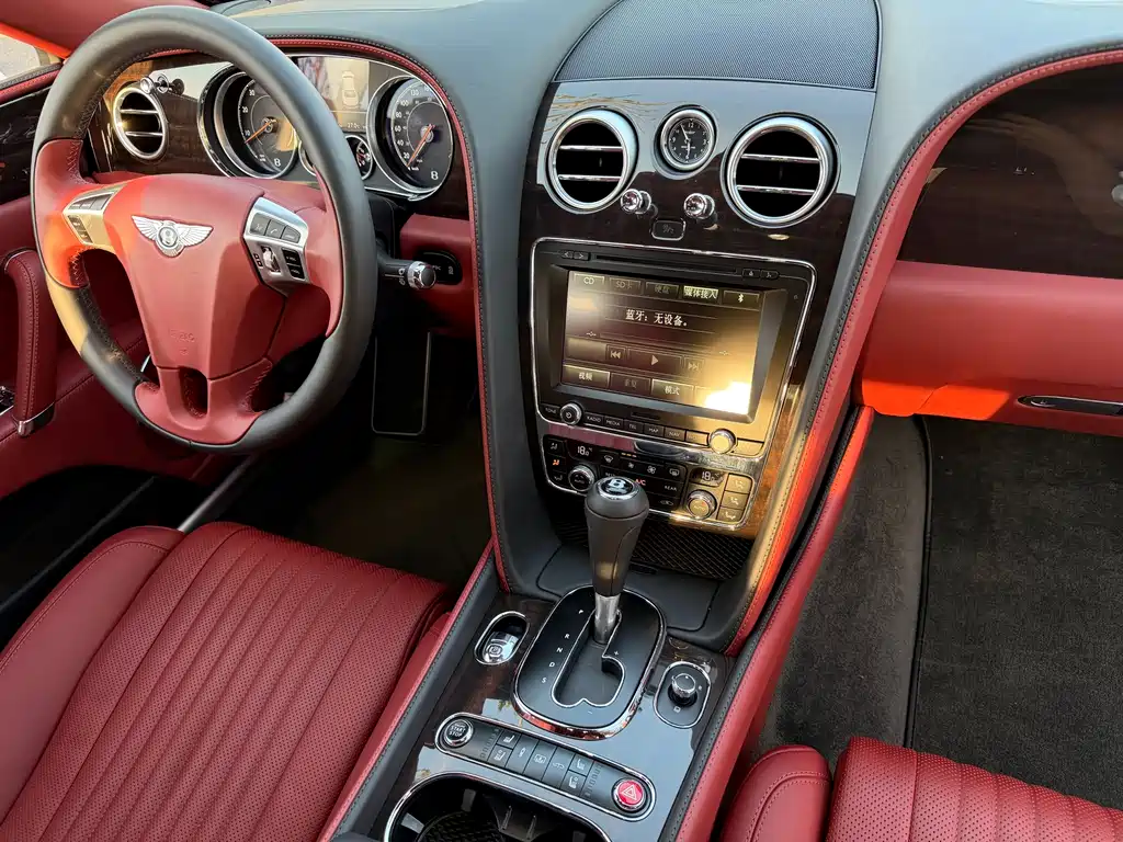Bentley Flying Spur 2017 — фото 10