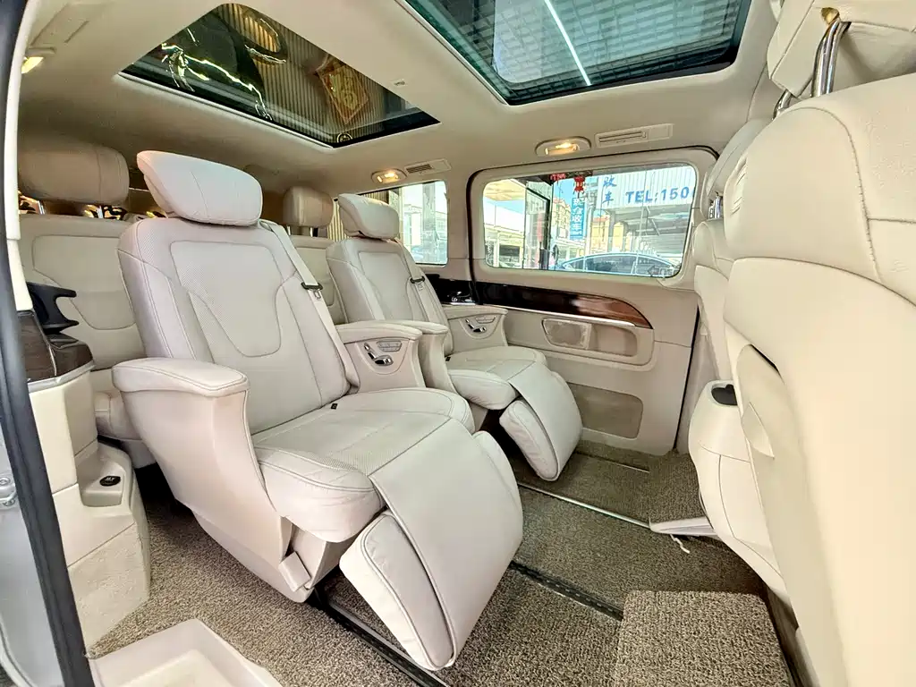Mercedes-Benz V-Class 2016 — фото 13