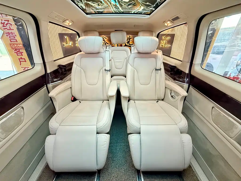 Mercedes-Benz V-Class 2016 — фото 12