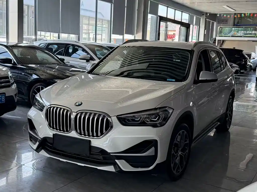 BMW X1 2022 — фото 1