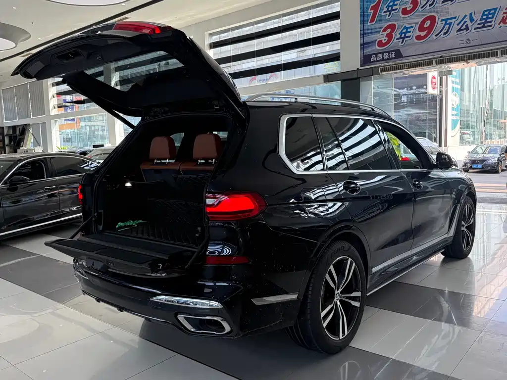 BMW X7 2021 — фото 16