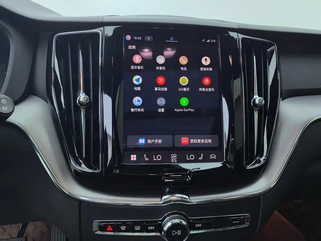Volvo XC60 2022 — фото 20