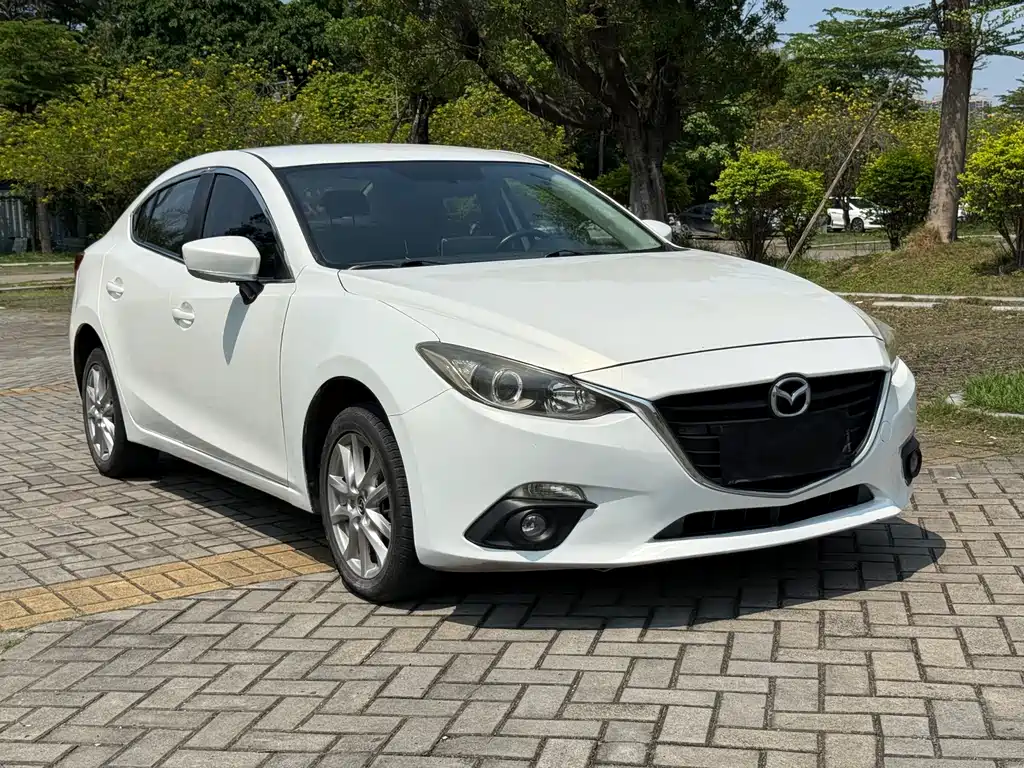Mazda 3 Axela 2016 — фото 3