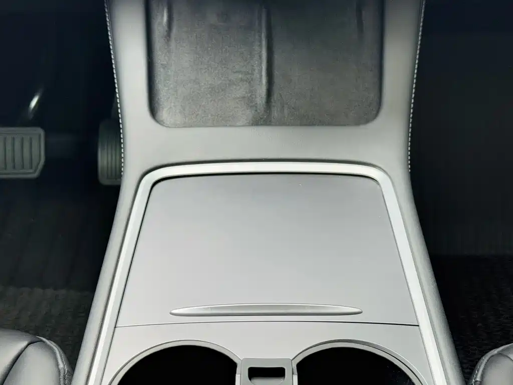 Tesla Model Y 2022 — фото 15