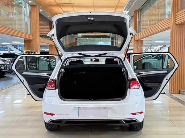 Volkswagen Golf 2020