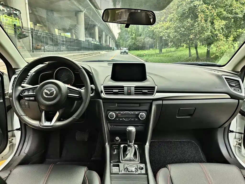 Mazda 3 Axela 2019