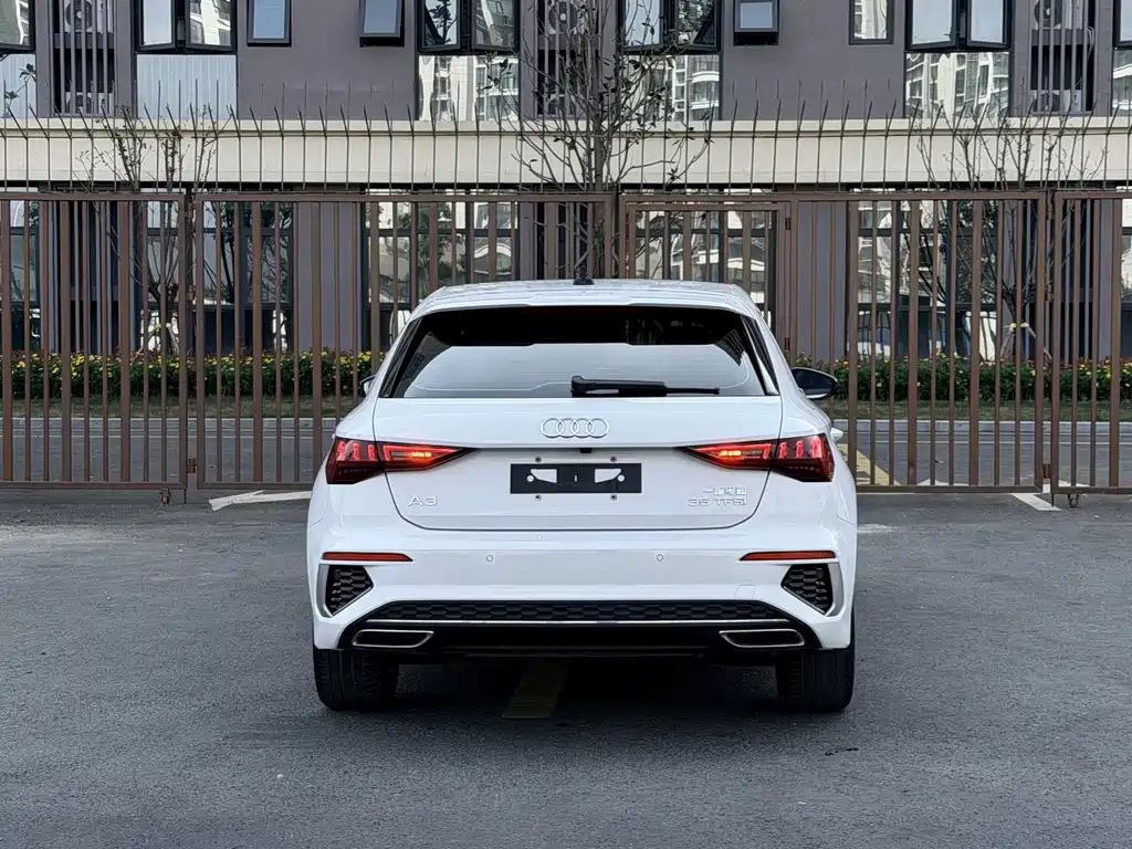 Audi A3 2023 — фото 12