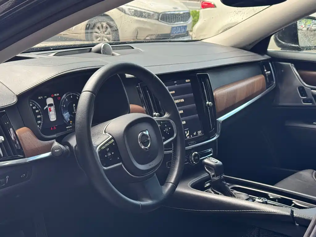 Volvo S90 2017 — фото 4