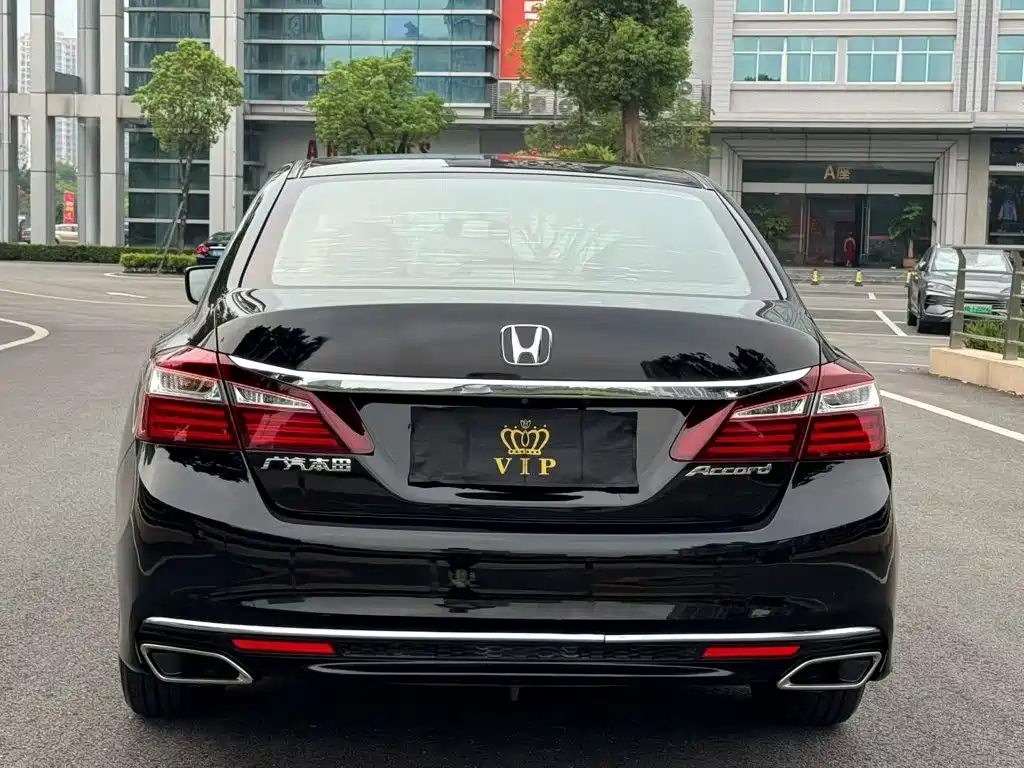 Honda Accord 2017 — фото 8