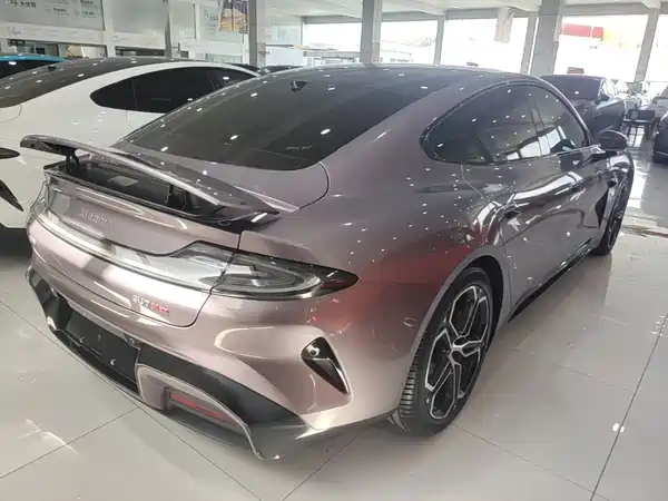Xiaomi SU7 2025