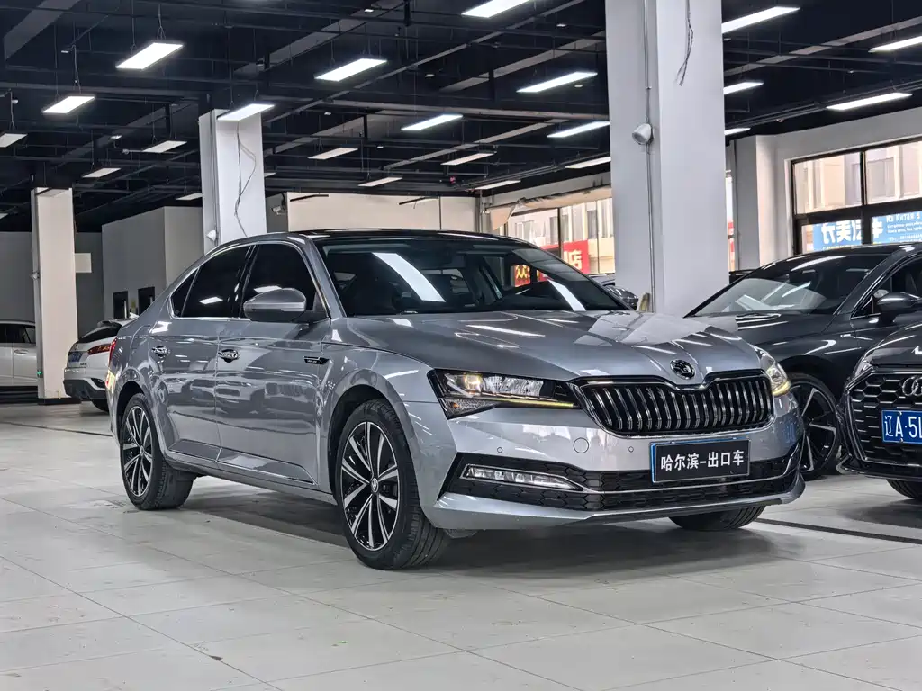 Skoda Superb 2023 — фото 3