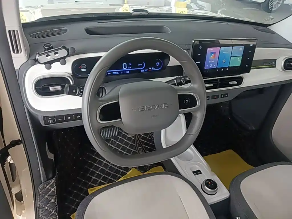 Geely Galaxy Panda 2025 — фото 11
