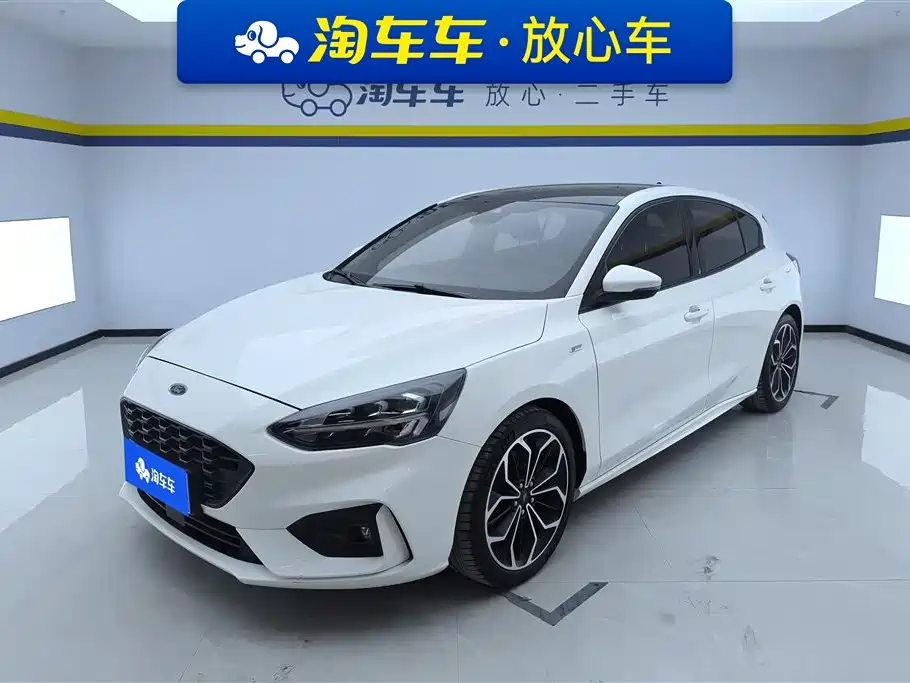 Ford Focus 2021 — фото 1
