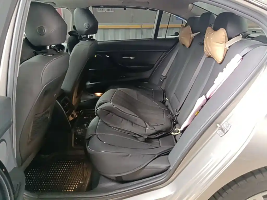 BMW 3 Series 2017 — фото 17