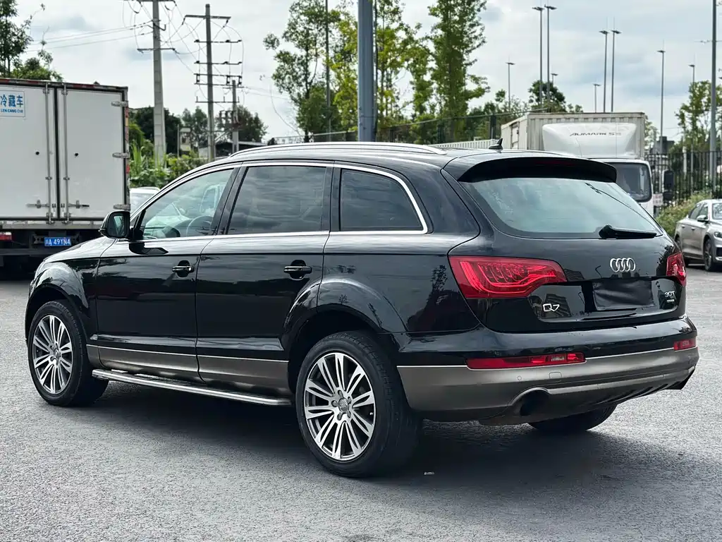 Audi Q7 2012 — фото 27