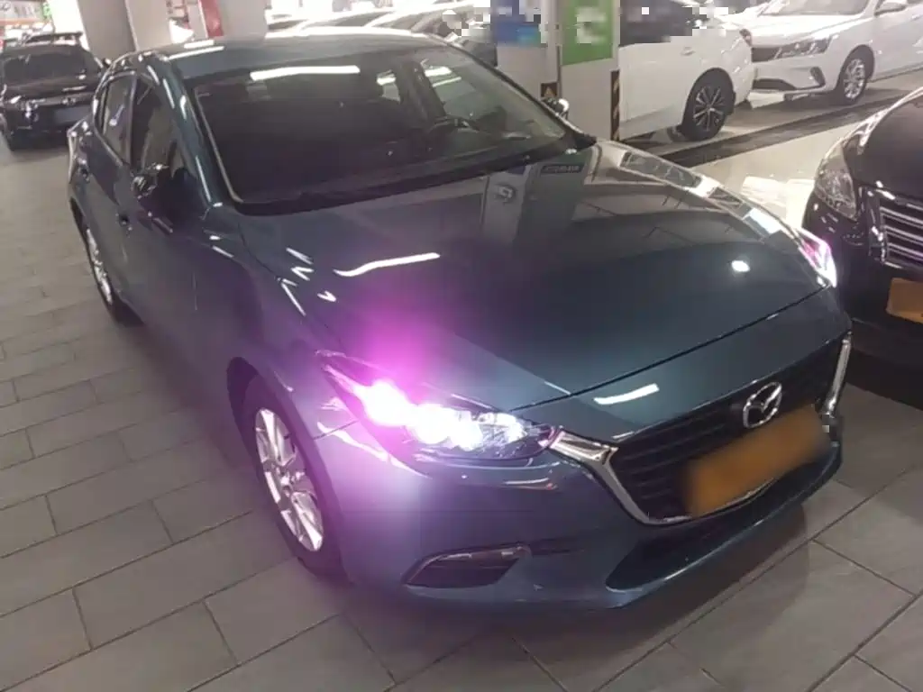 Mazda 3 Axela 2018 — фото 4