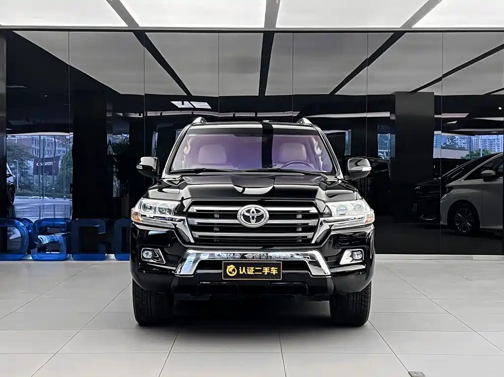 Toyota Land Cruiser 2019 — фото 1