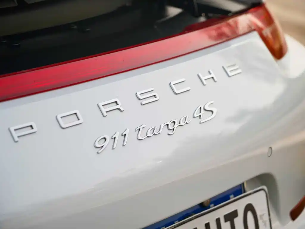 Porsche 911 2015 — фото 16