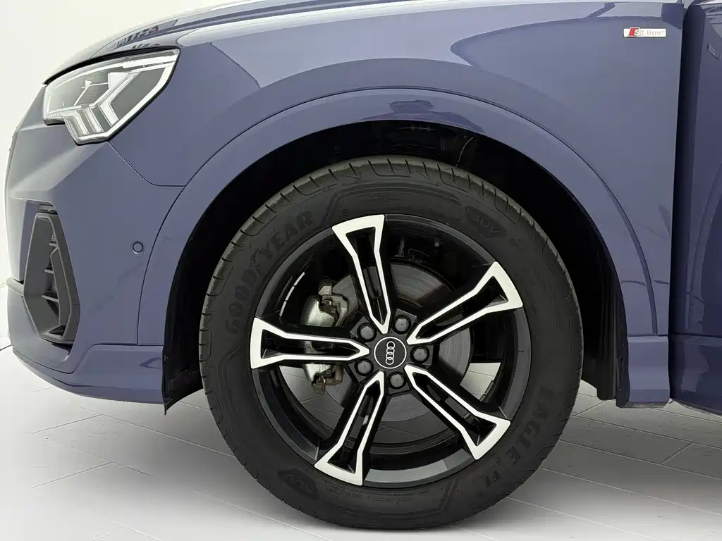 Audi Q3 2022 — фото 21