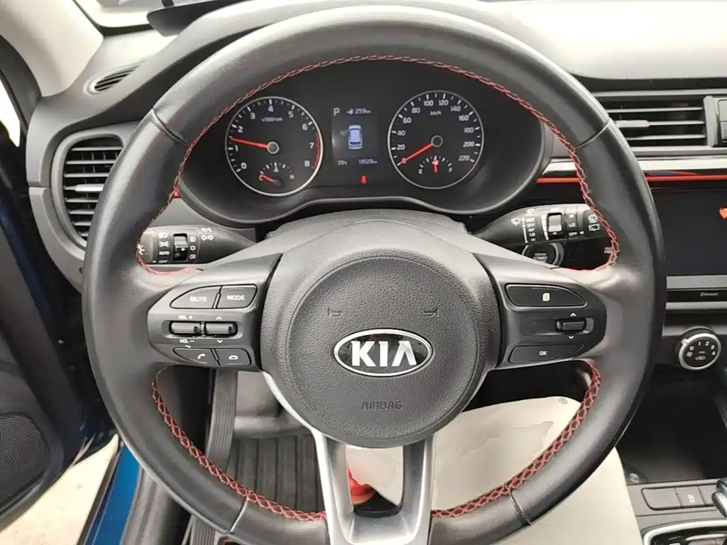 Kia KX Cross 2018 — фото 7