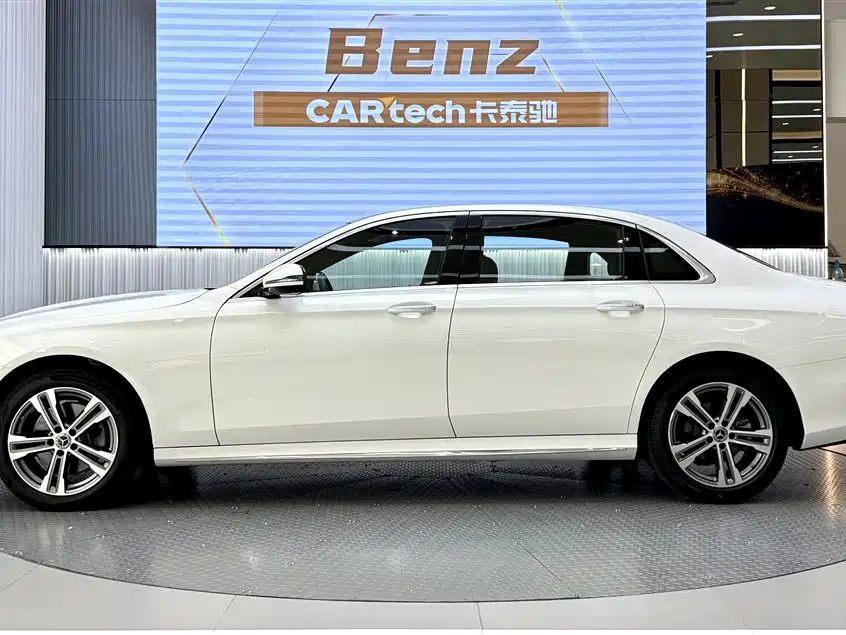Mercedes-Benz E-Class 2022 — фото 3
