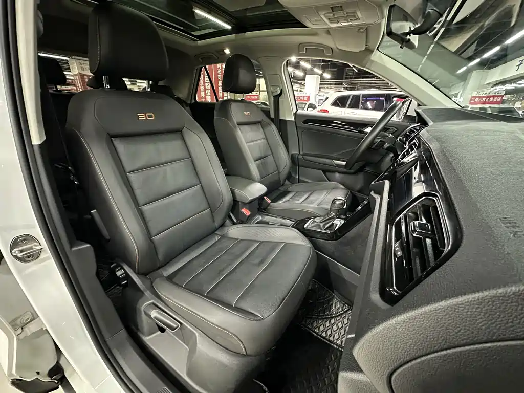 Volkswagen T-Roc 2021 — фото 10