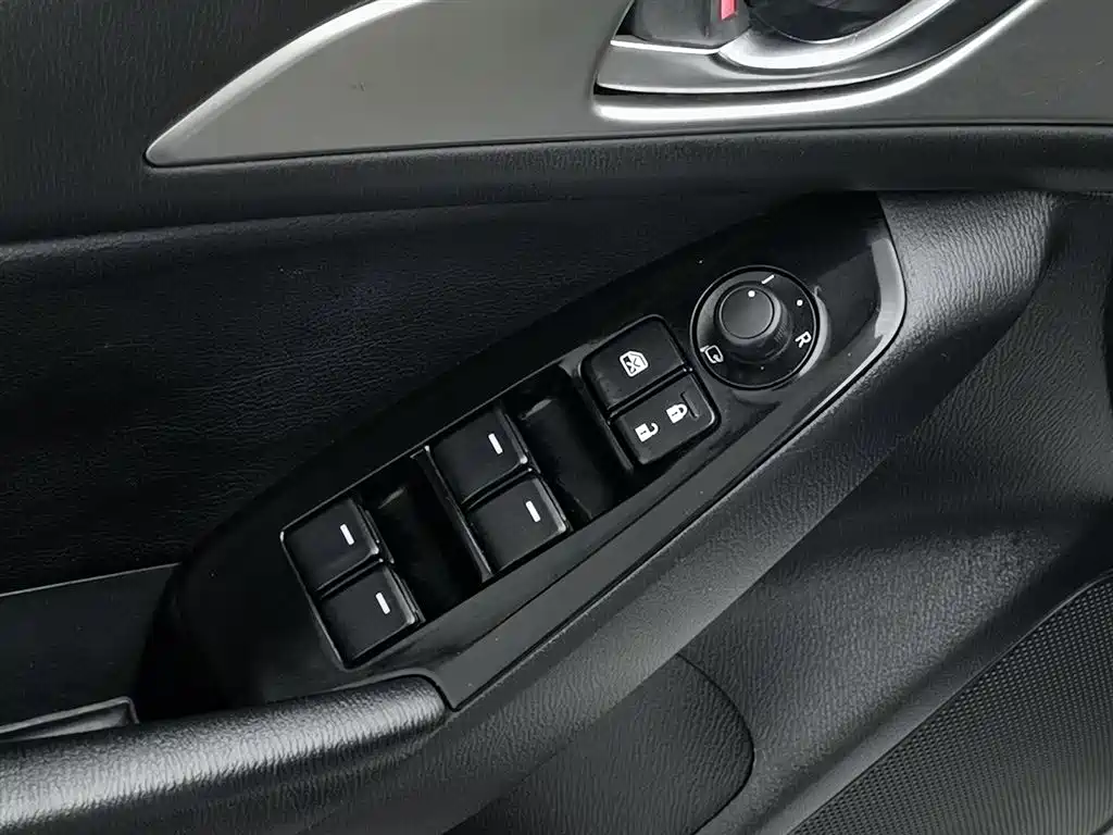 Mazda 3 Axela 2017 — фото 9