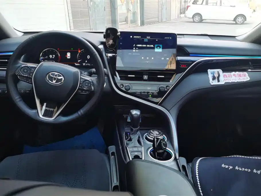 Toyota Camry 2022 — фото 12