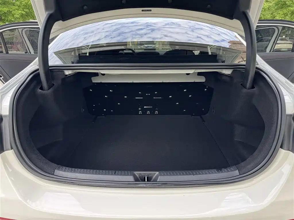 Mercedes-Benz A-Class 2023 — фото 18