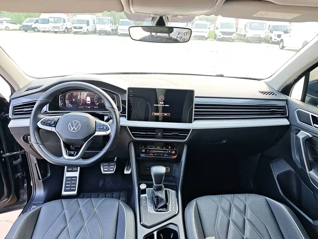 Volkswagen Tiguan L 2023 — фото 14