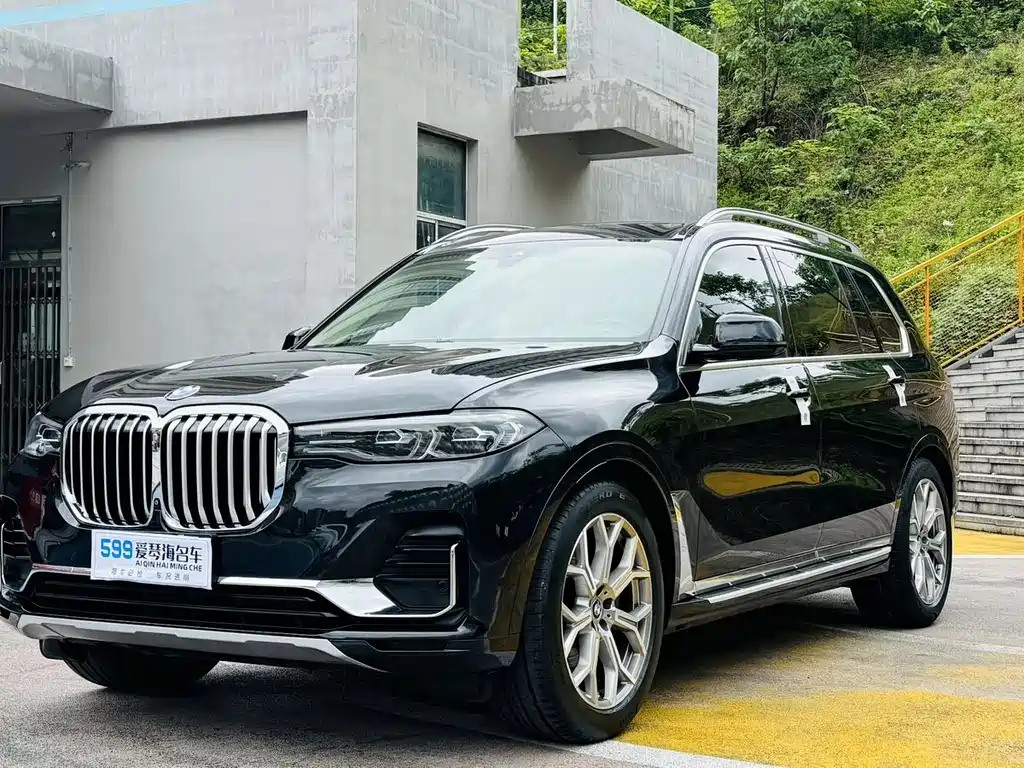 BMW X7 2021