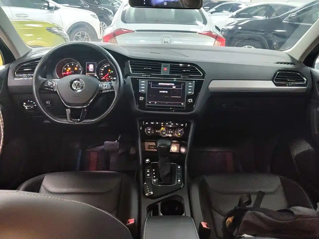 Volkswagen Tiguan L 2017 — фото 10